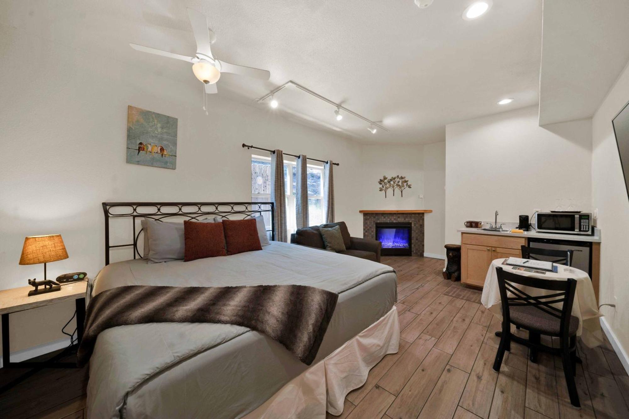 Lakehead The Inn At Shasta Lake מראה חיצוני תמונה