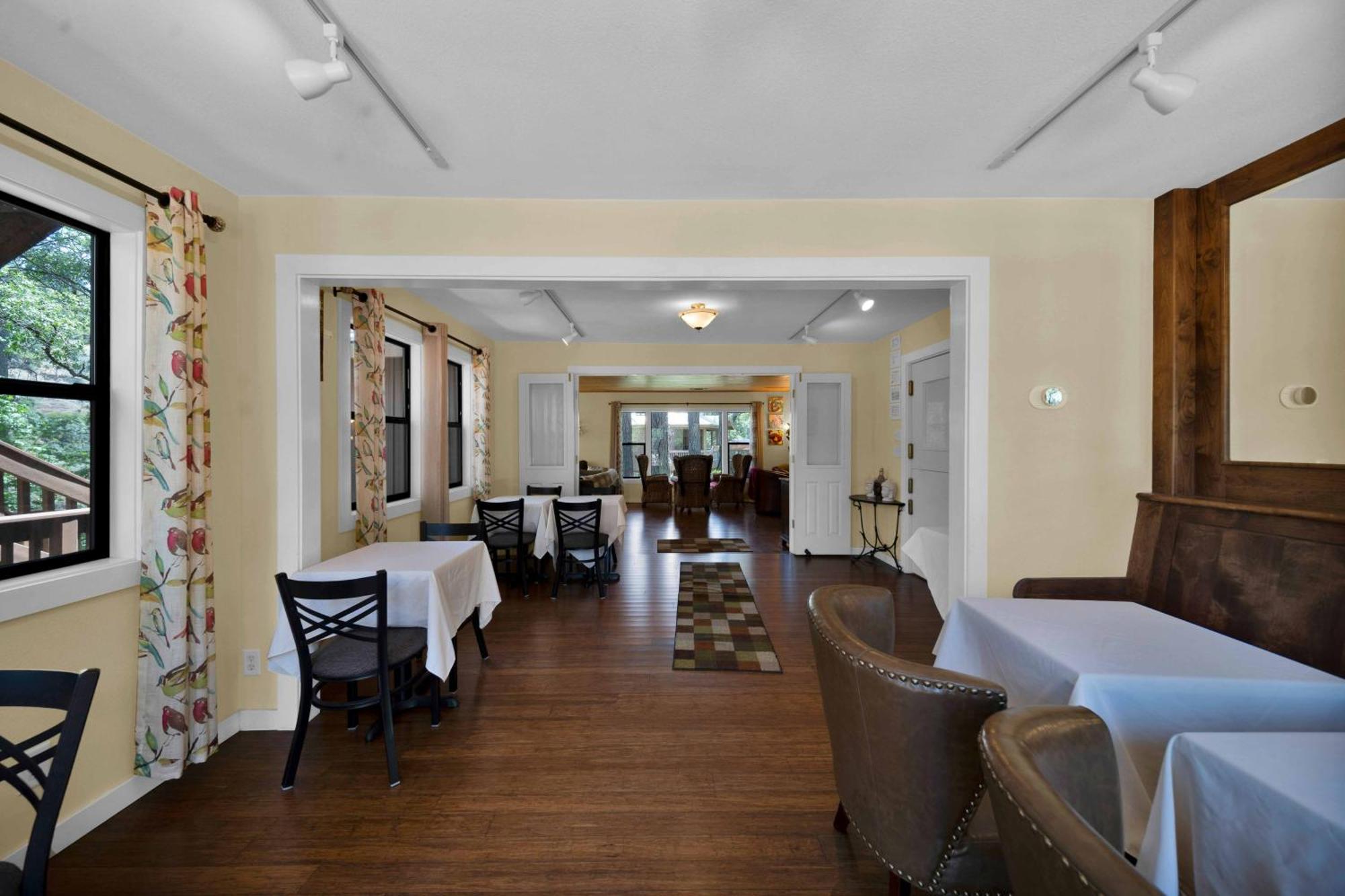 Lakehead The Inn At Shasta Lake מראה חיצוני תמונה